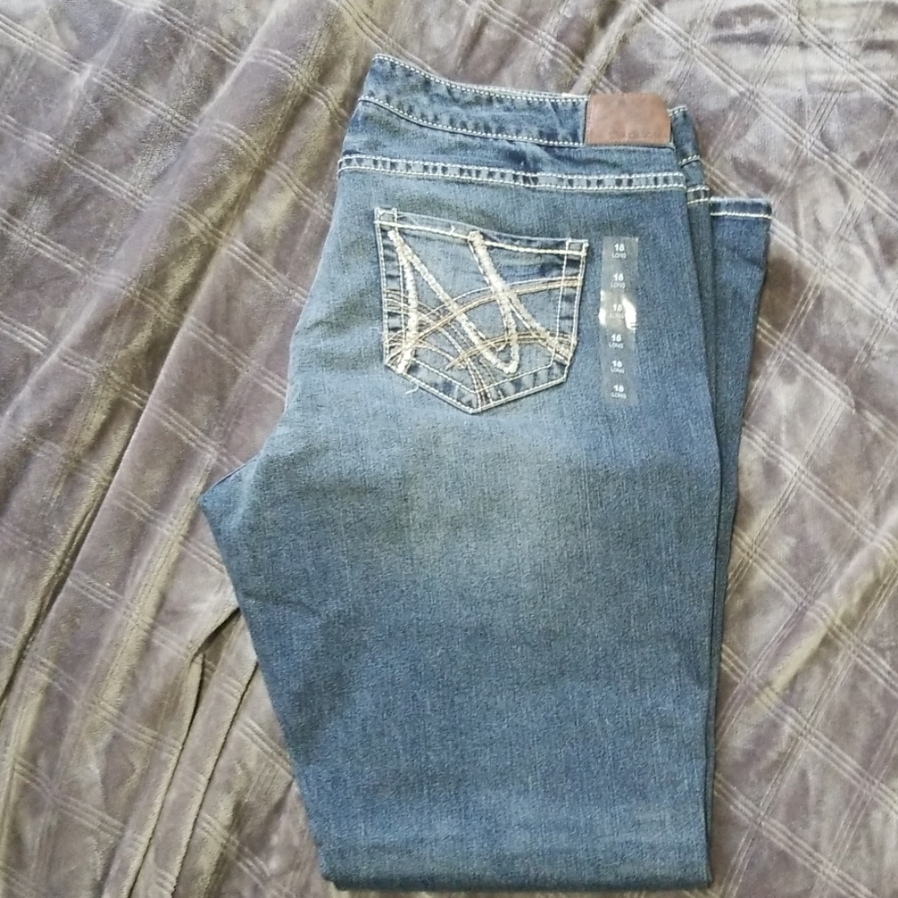 Brand New with tags Maurice's jeans